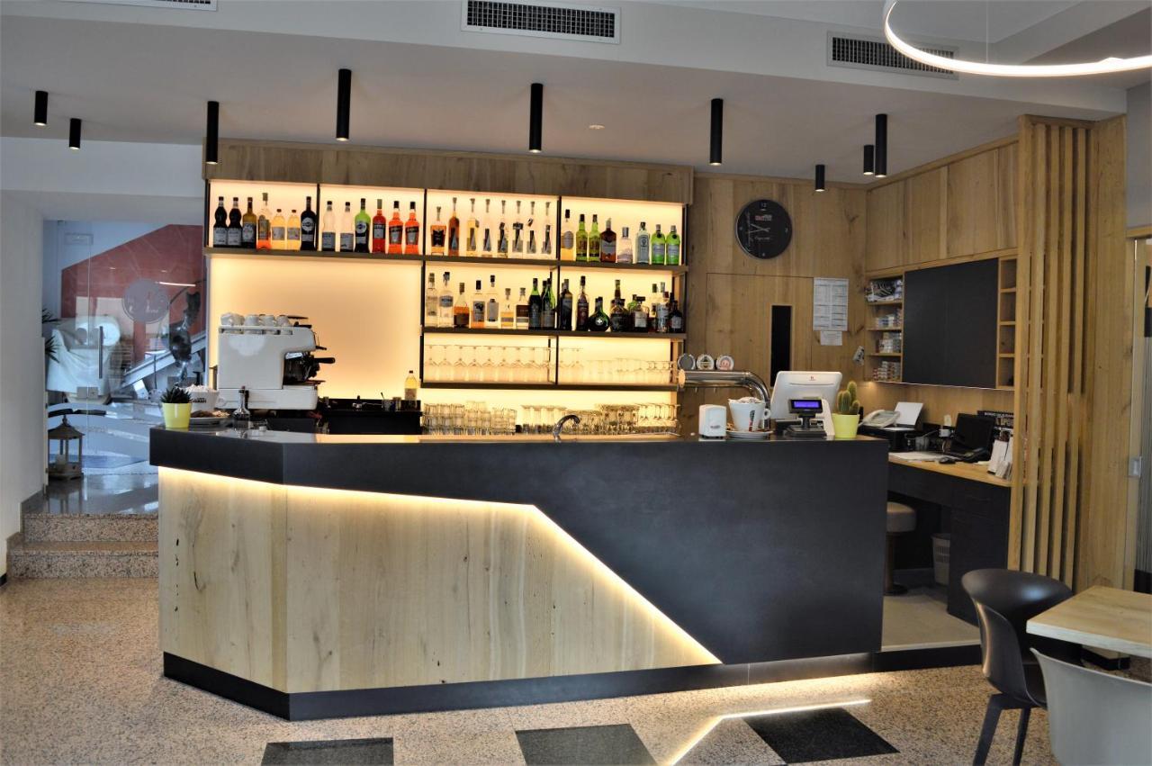 Albergo Ristorante Da Neni Мори Екстериор снимка